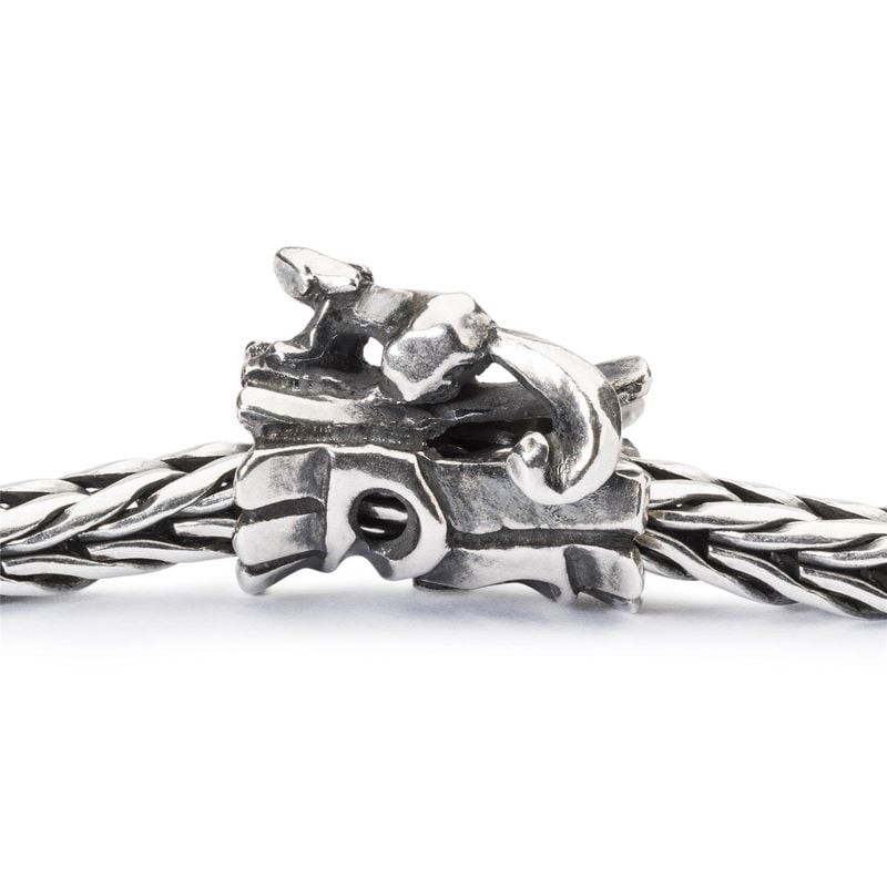 Détail de la perle Trollbeads Ratatoskr en argent sterling, motif écureuil de la mythologie nordique