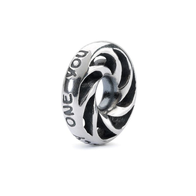 Packshot de la Perle Trollbeads Tu Es Unique Argenté en argent sterling 925, sur fond neutre.