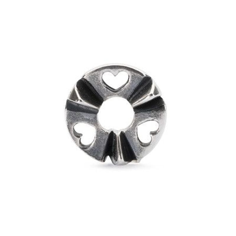 Packshot de la Perle Trollbeads Rythme du Coeur Argenté en argent sterling, bijou gravé de battement