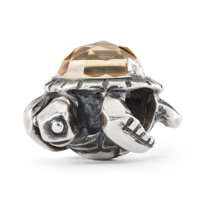 Profil de la perle à charme TROLLBEADS Long Life Bead, mettant en valeur la tortue en argent et la c