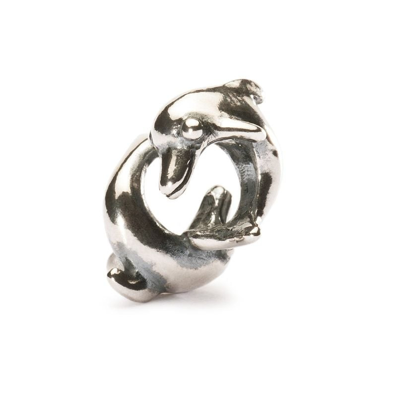 Charm TROLLBEADS Dauphins joueurs en argent sterling, deux dauphins nageant en cercle.