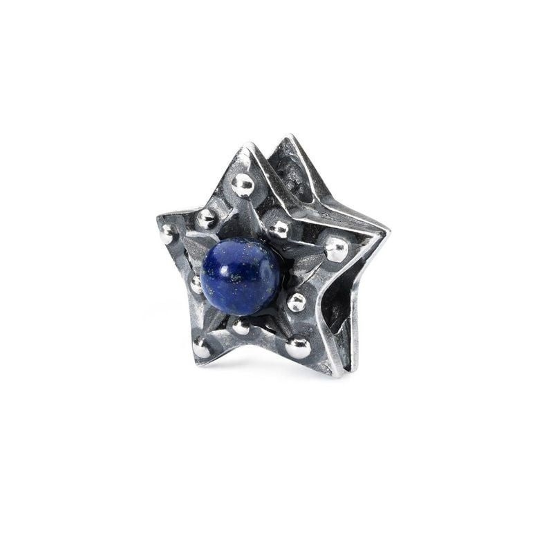 Packshot de la perle Trollbeads Étoile de la Force Argenté Bleu en argent 925 et lapis-lazuli.