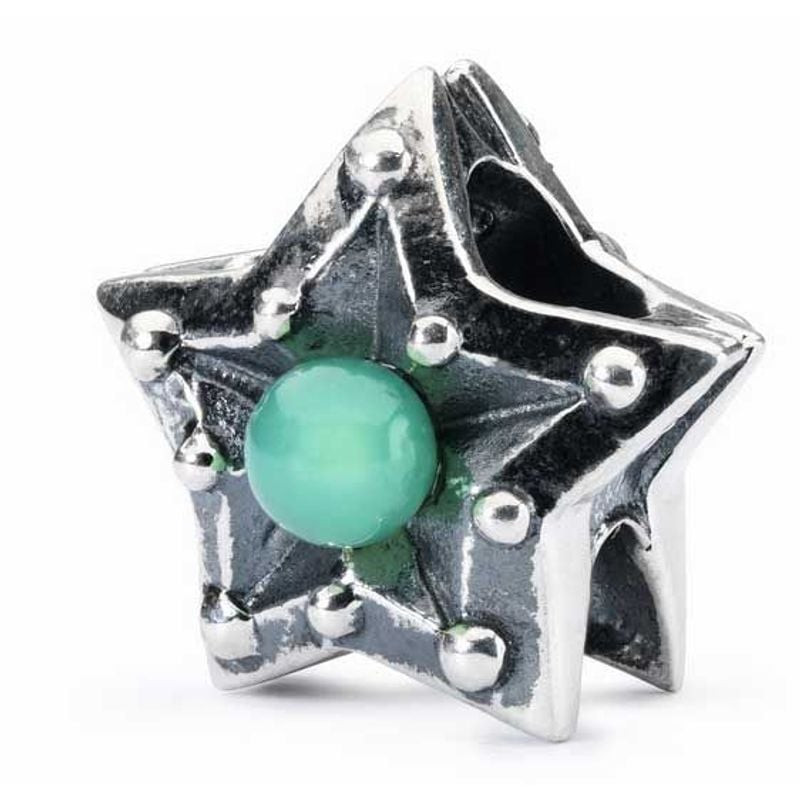 Packshot de la perle Trollbeads Étoile de l'amour Argenté Vert en argent sterling avec pierre nature