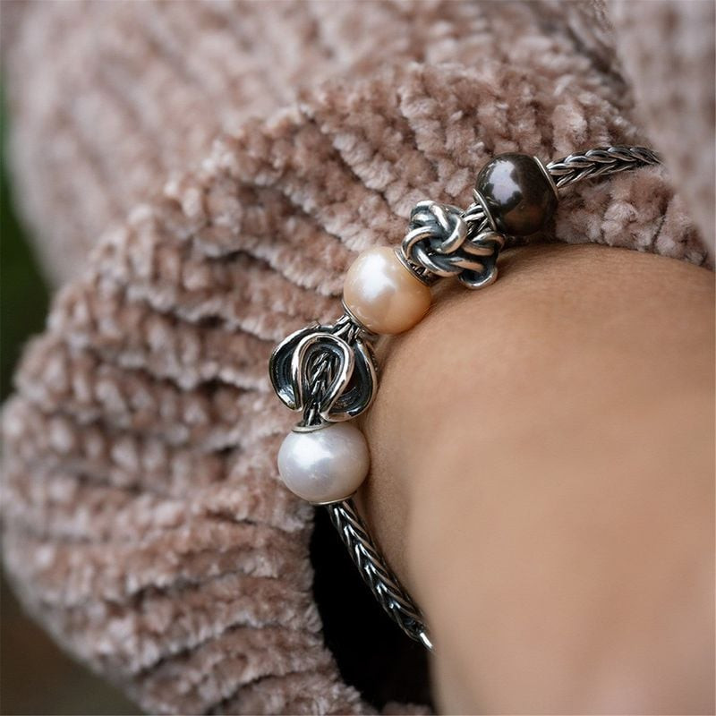 Lifestyle : Perle Trollbeads Ronde Perle de Culture Blanche sur bracelet en argent 925.