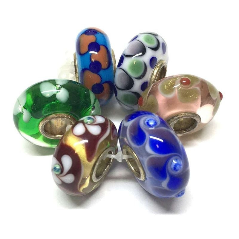 Packshot de la Perle Trollbeads Universal Uniques Sphérique en Verre, perle en verre soufflé à la ma