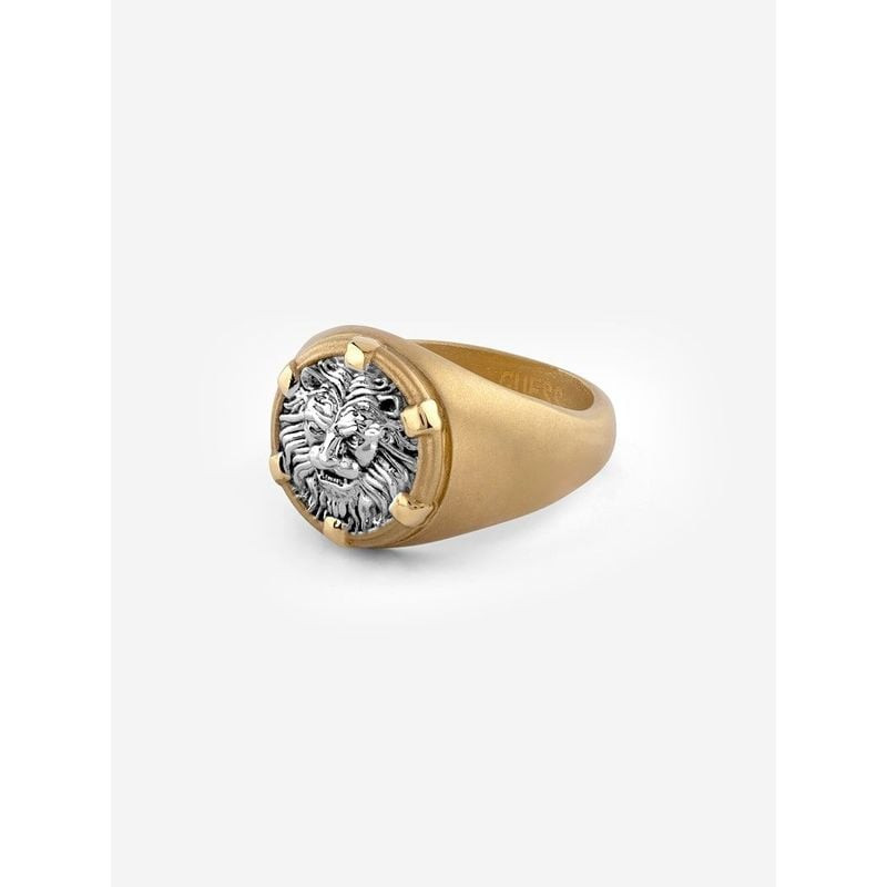 Packshot de la bague GUESS Lion Legacy Tête de Lion Acier Doré Argenté, vue de face sur fond neutre.