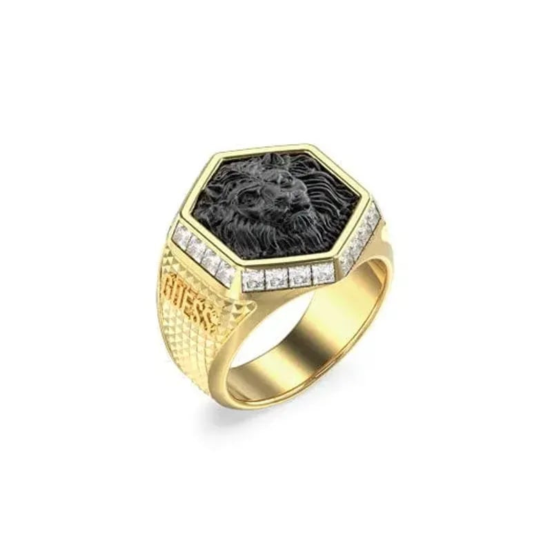 Bague chevalière GUESS homme en acier doré, face hexagonale tête de lion noire, strass et logo gravé