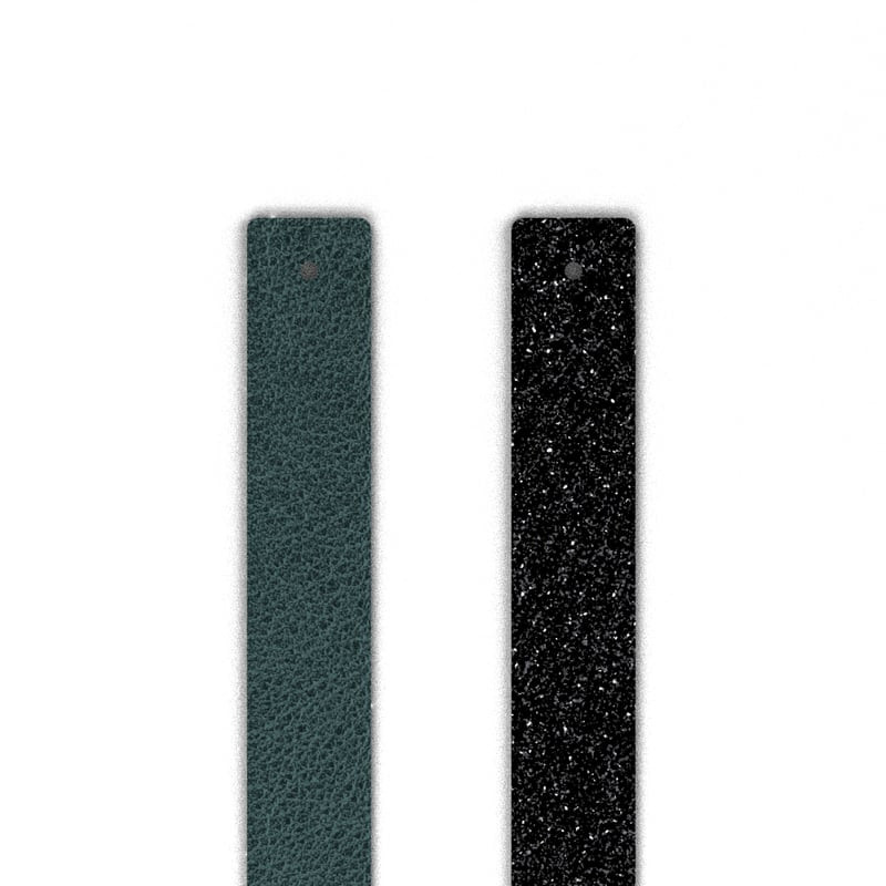 Packshot de deux inserts en cuir réversibles Les Georgettes, un bleu pétrole grainé et un noir glitt
