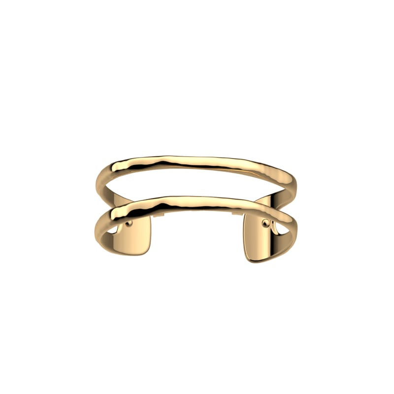 Bracelet manchette ouvert en laiton doré, lignes organiques ondulées, largeur 14 mm, présenté seul s