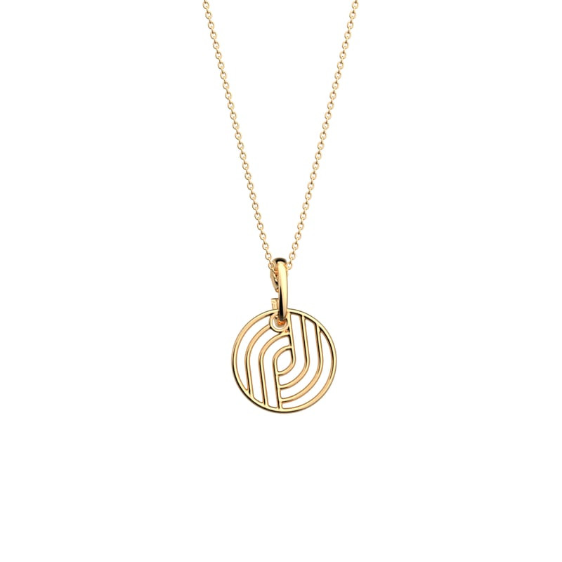 Collier LES GEORGETTES Moderne laiton doré avec pendentif ajouré 20 mm, packshot sur fond blanc.